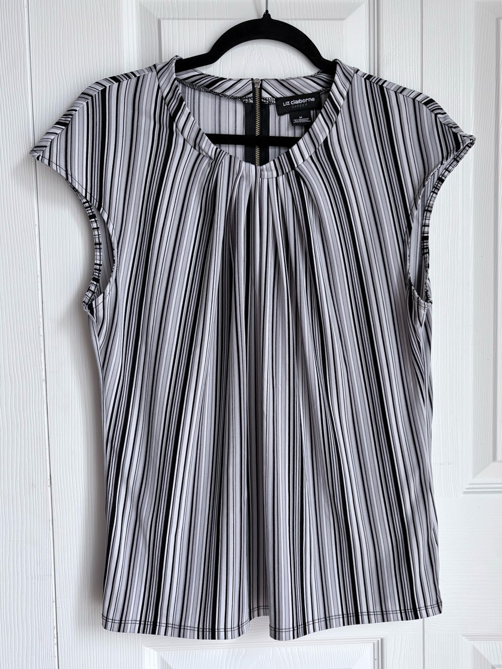 Liz Claiborne Black and White Stripe Casual Elegant Career Office Size Medium